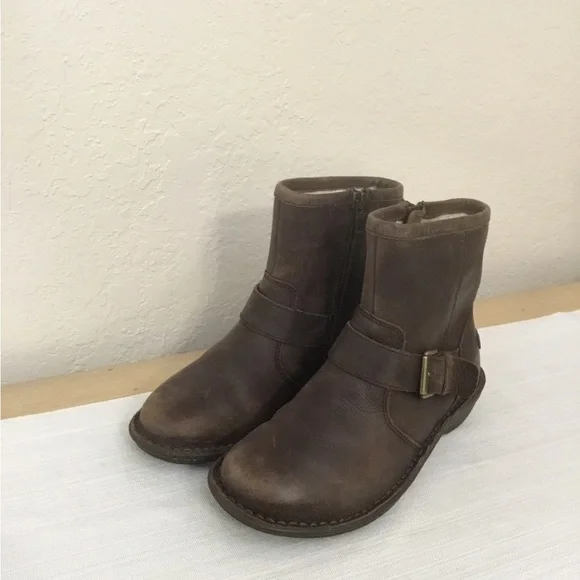 UGG Australia Bryce Winter Leather Boots in Lodge Brown Size 6 - Picture 2 of 11